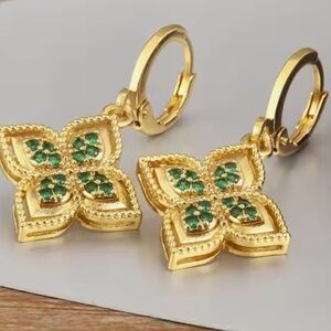 New Yellow Gold Hoop Earrings